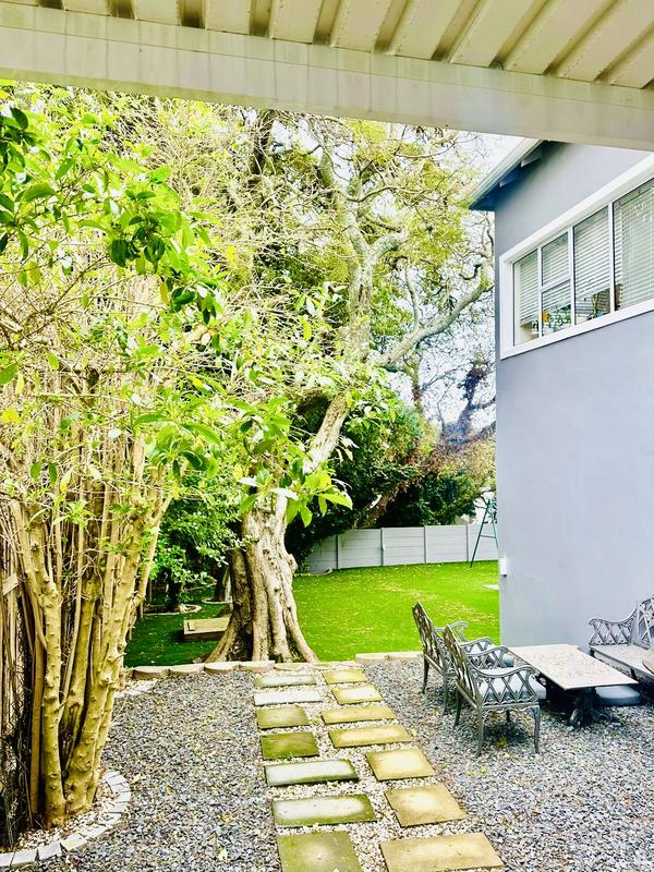 4 Bedroom Property for Sale in Vredehoek Western Cape